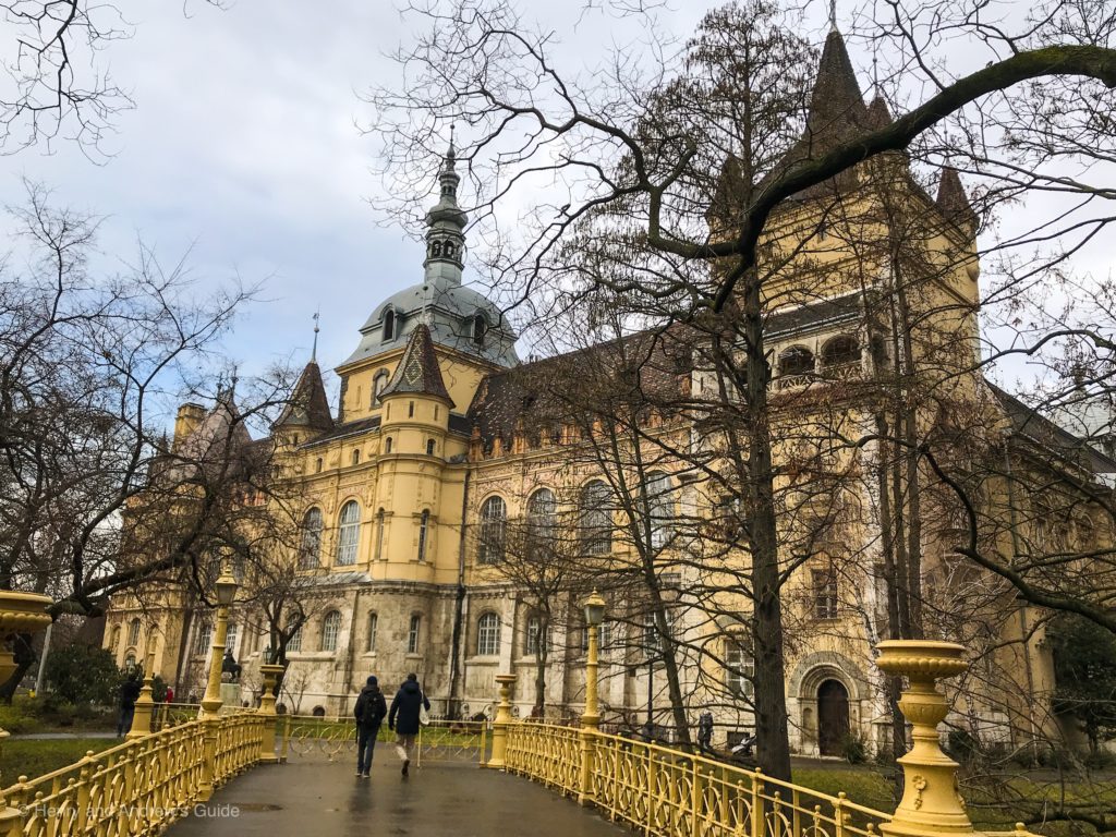 Things to do in Budapest with Kids in Winter | Winter in Budapest with Kids | Henry and Andrew's Guide (www.henryandandrewsguide.com)