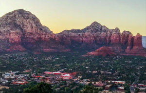 Where to see amazing views in Sedona with minimal to no hiking #sedona #arizona #hiking #cathedralrock #allaccessible #sunset #sedonasunset #sunrise #sedonasurise #sliderock #airportmesa #mainstreetsedona