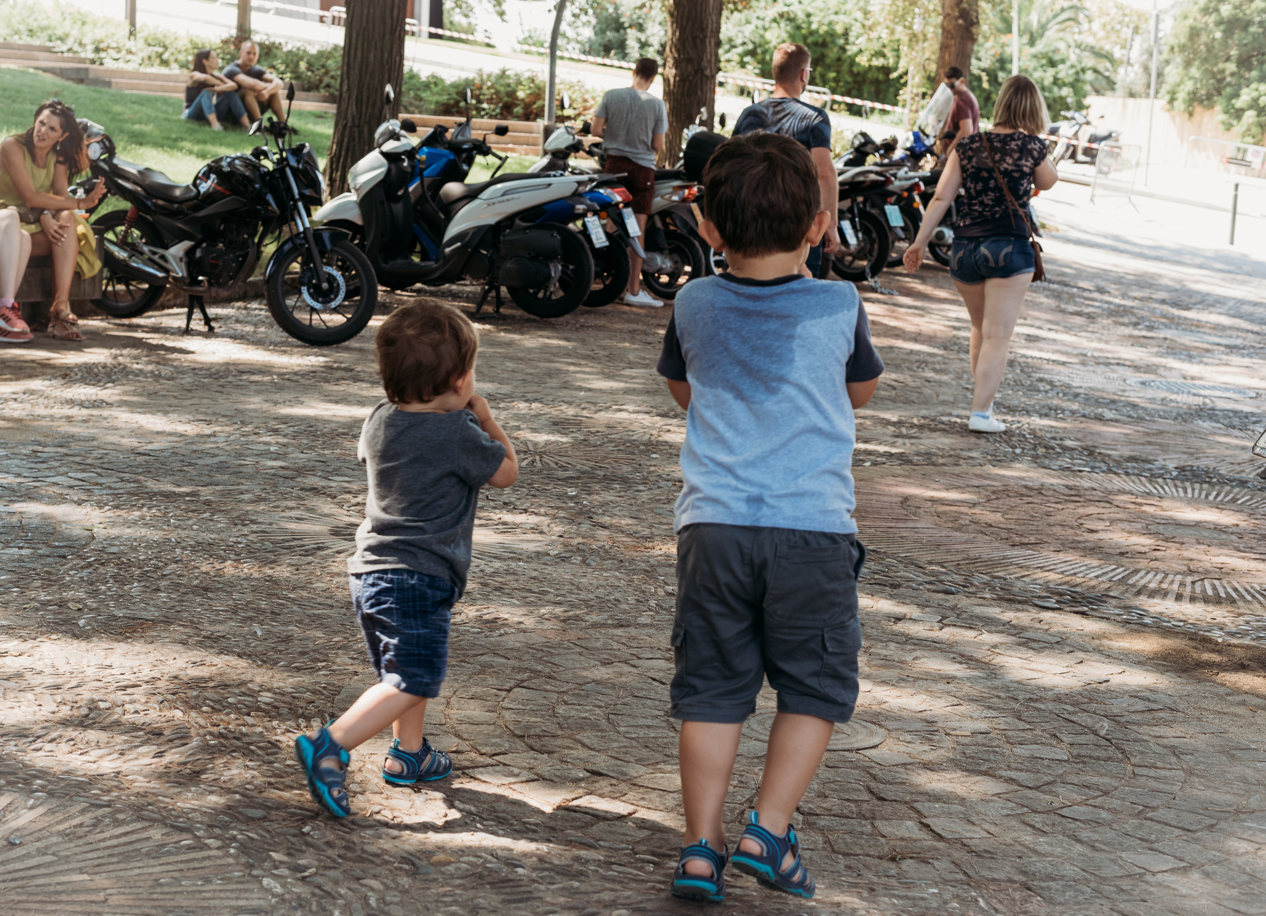 Henry and Andrew's Guide Photo Journal Barcelona with Kids