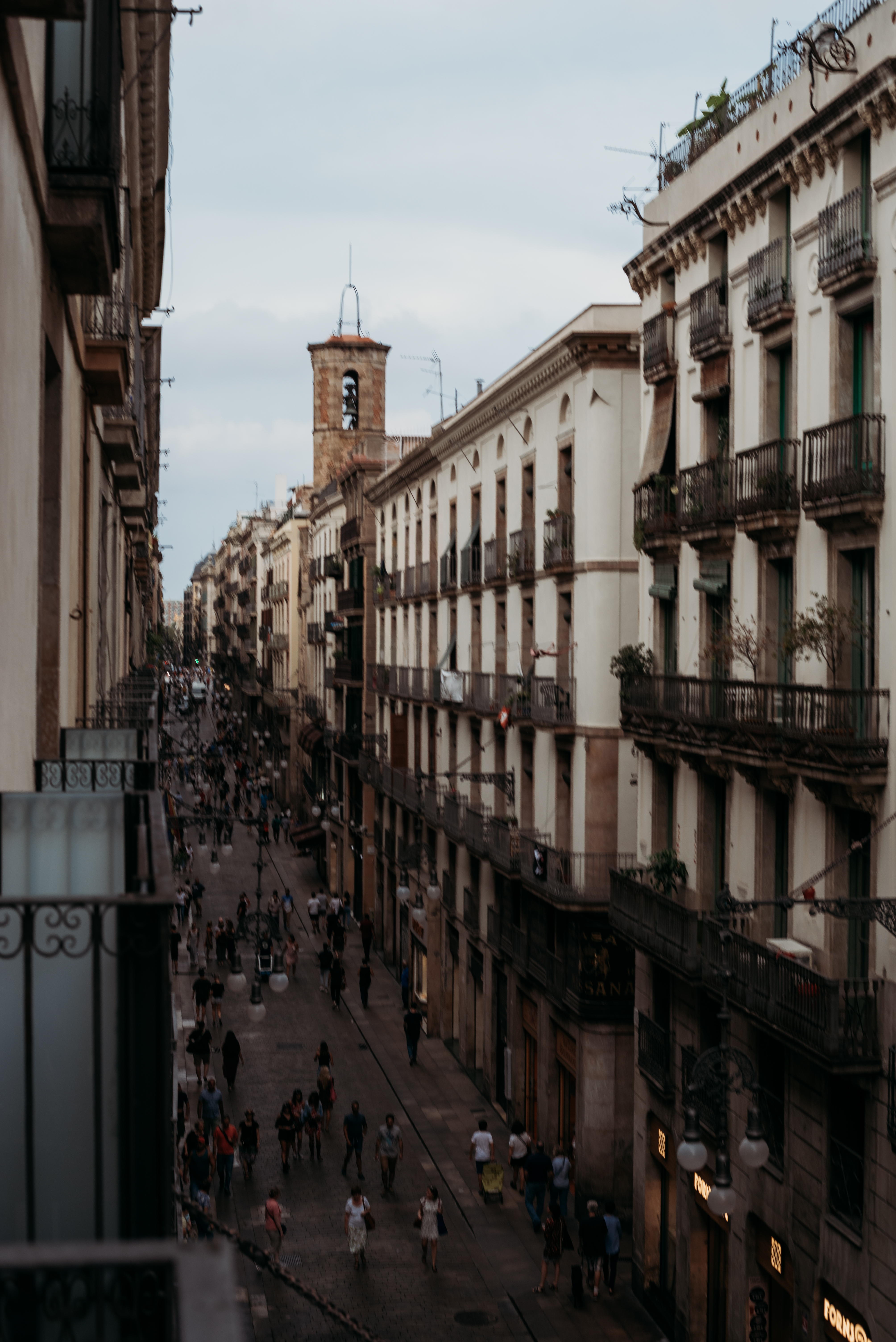 Henry and Andrew's Guide Photo Journal Barcelona with Kids